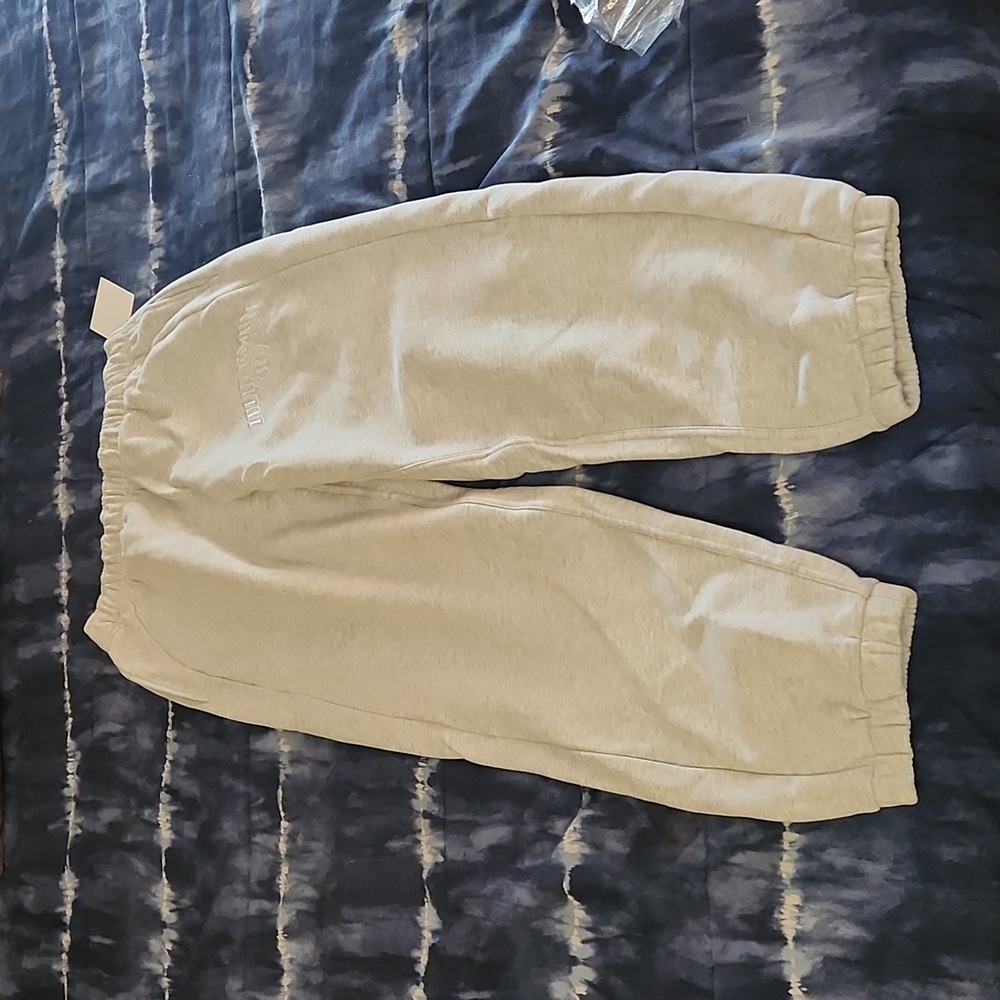 Scuba Mid Rise Oversized Jogger *Graphic - Picture 5 of 9
